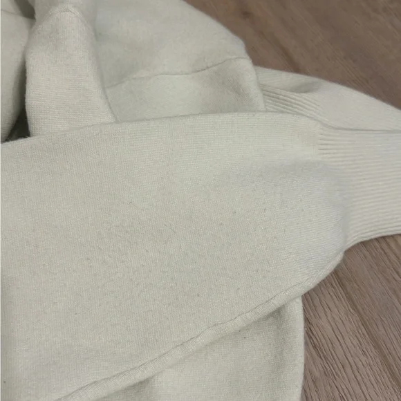 Aritzia Wilfred Golightly Button Cardigan Wonder Yarn in Light Birch Ivory XS - Picture 6 of 9